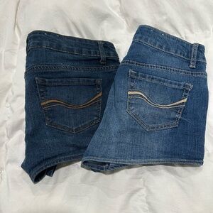 2 pairs-SO Blue Denim Jeans with worn Accents